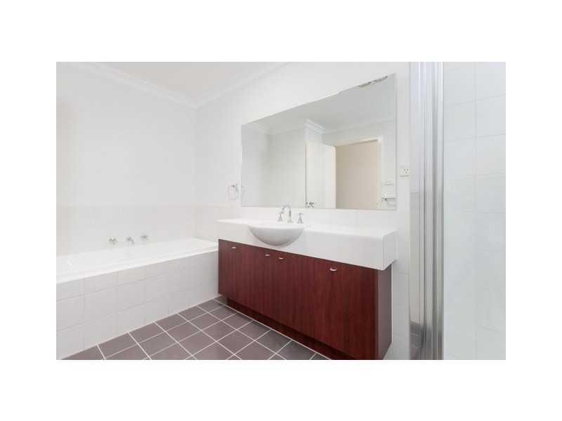 15 Crestview Close, Roxburgh Park VIC 3064