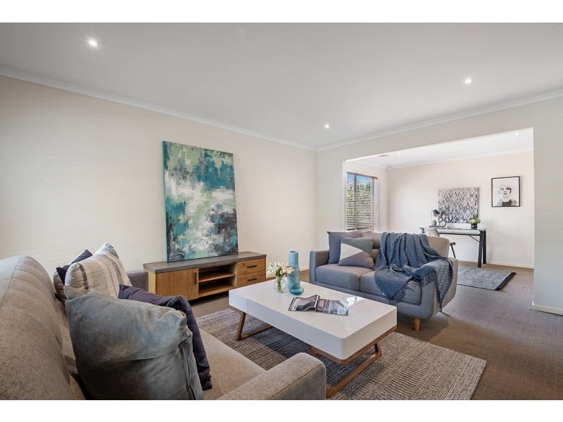 16 Mosman Way, Craigieburn VIC 3064