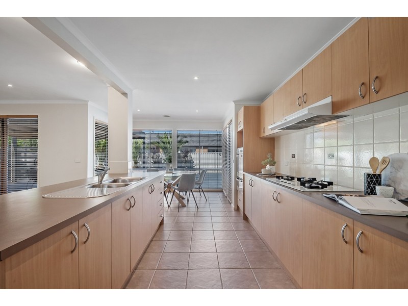 16 Mosman Way, Craigieburn VIC 3064