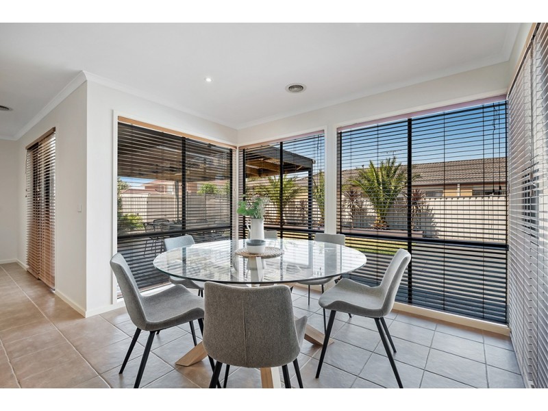 16 Mosman Way, Craigieburn VIC 3064