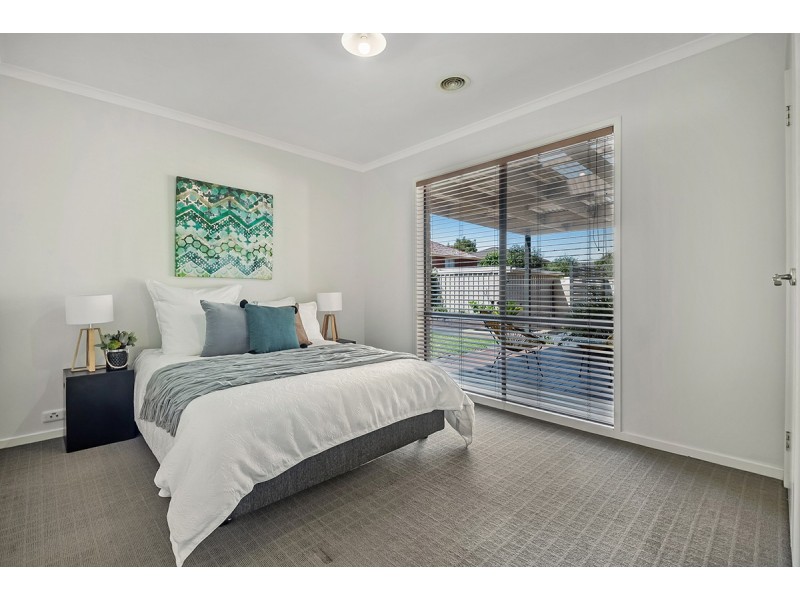 16 Mosman Way, Craigieburn VIC 3064