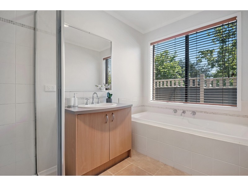 16 Mosman Way, Craigieburn VIC 3064