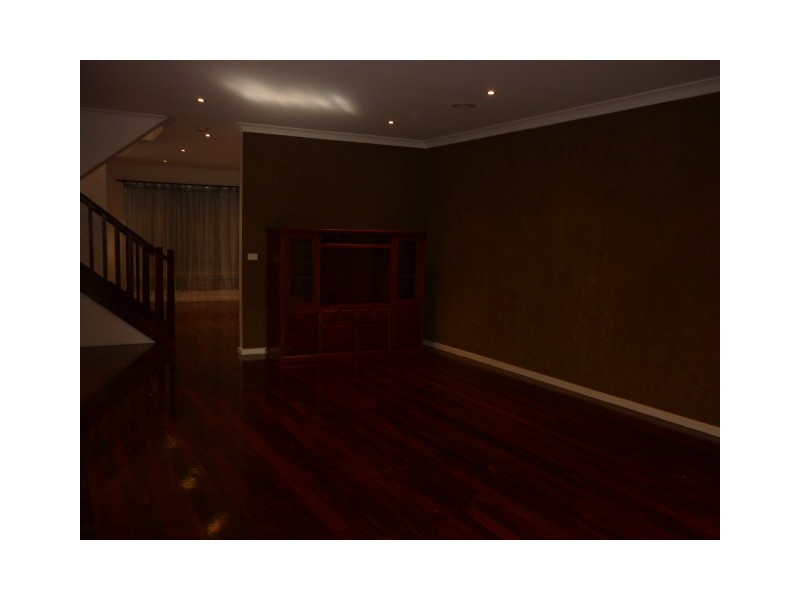 6 Paroo Avenue, Roxburgh Park VIC 3064