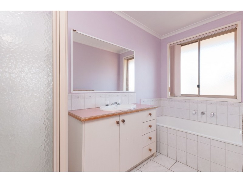 3 Howson Place, Roxburgh Park VIC 3064