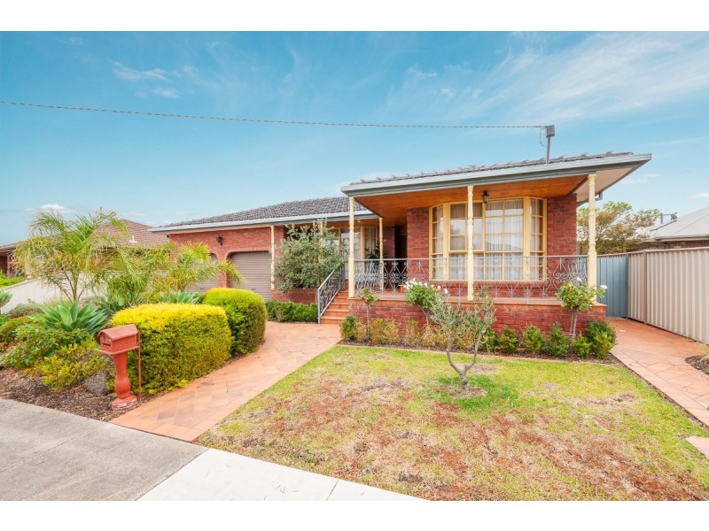 19 Simmington Circuit, Greenvale VIC 3059
