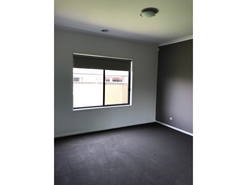 39 Burrora Way, Craigieburn VIC 3064