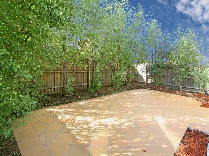 5 Astley Walk, Roxburgh Park VIC 3064