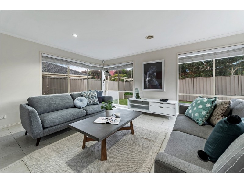 9 Creighton Way, Craigieburn VIC 3064