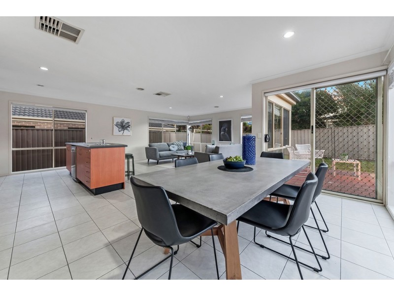 9 Creighton Way, Craigieburn VIC 3064