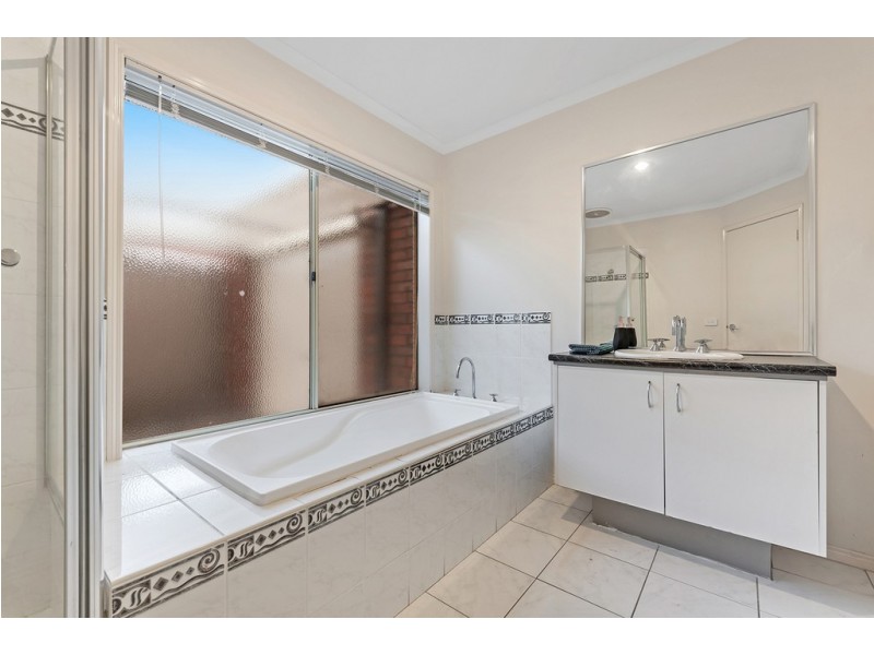 9 Creighton Way, Craigieburn VIC 3064