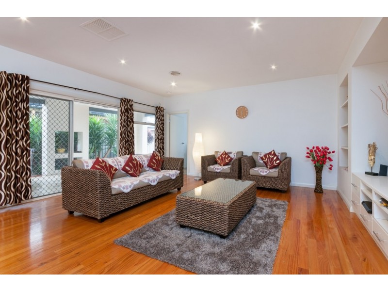 8 Olympic Way, Craigieburn VIC 3064