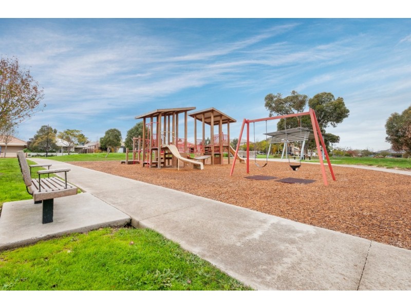 8 Olympic Way, Craigieburn VIC 3064