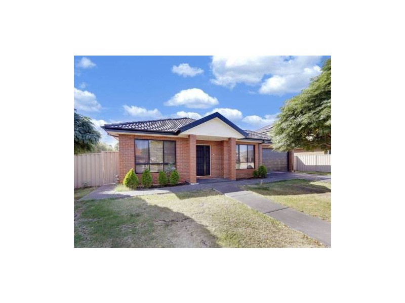 21 Berrima Close, Craigieburn VIC 3064