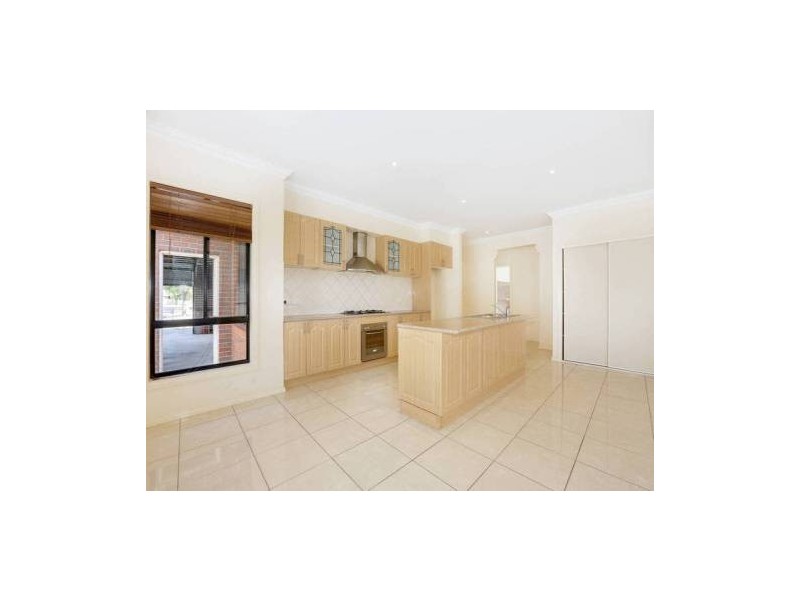 21 Berrima Close, Craigieburn VIC 3064