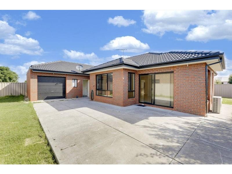 21 Berrima Close, Craigieburn VIC 3064
