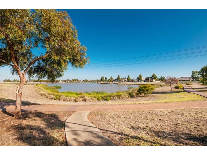 3 Portland Place, Roxburgh Park VIC 3064