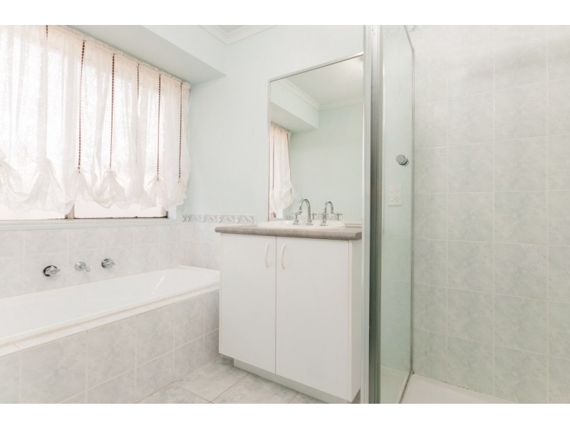 48 Mulberry Pass, Craigieburn VIC 3064