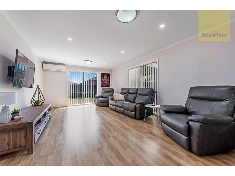 15 Millstream Pass, Craigieburn VIC 3064
