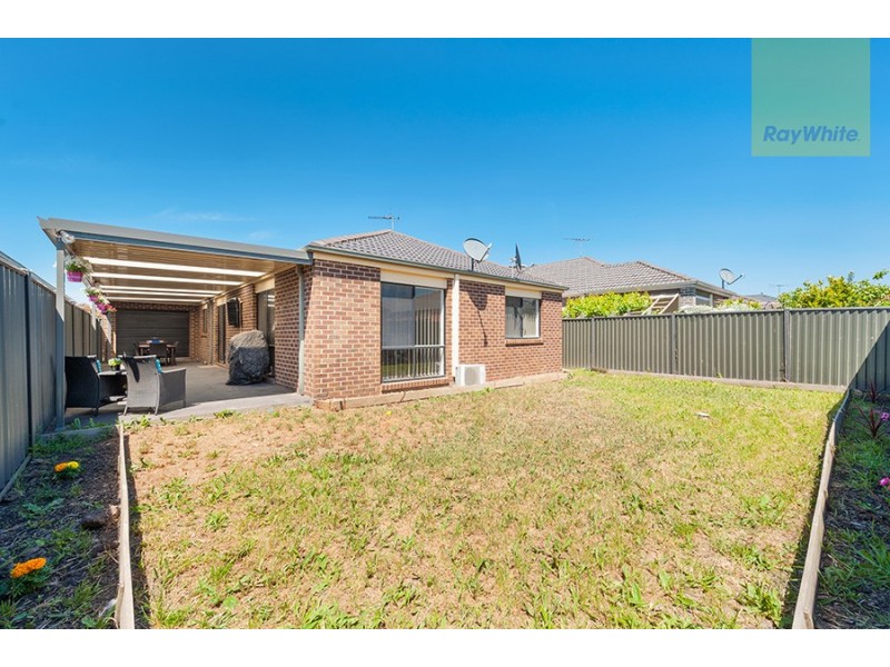 15 Millstream Pass, Craigieburn VIC 3064