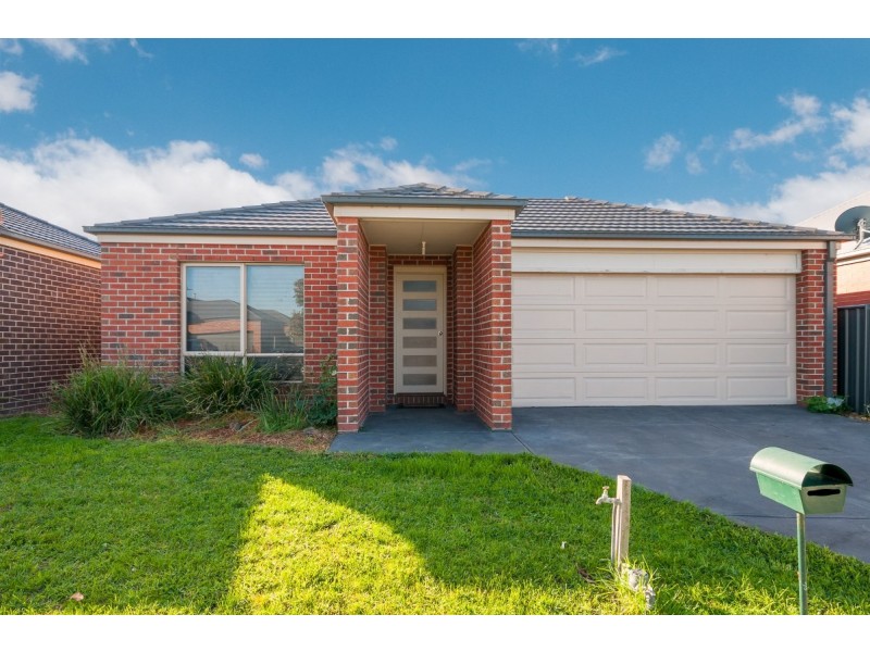 17 Millstream Pass, Craigieburn VIC 3064