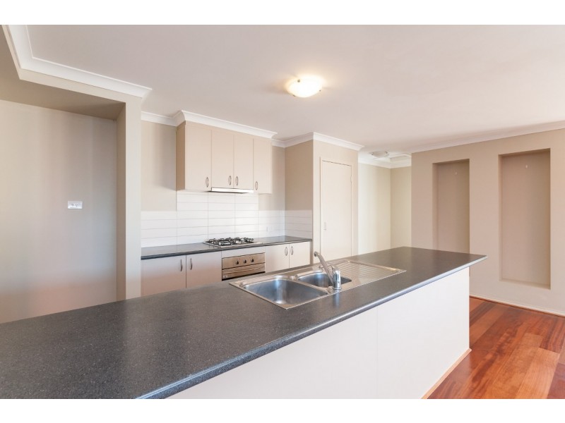 17 Millstream Pass, Craigieburn VIC 3064