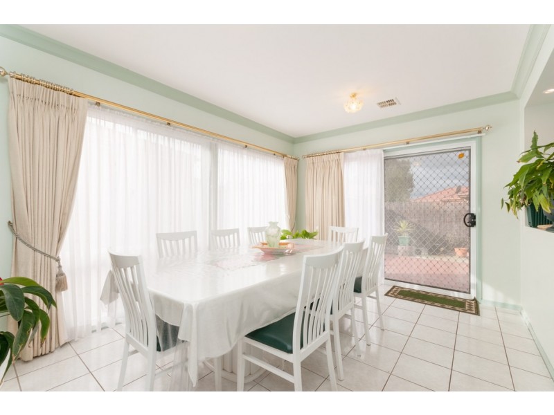 44 Santa Cruz Boulevard, Roxburgh Park VIC 3064