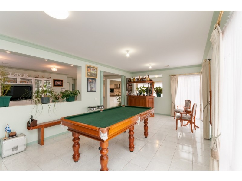 44 Santa Cruz Boulevard, Roxburgh Park VIC 3064