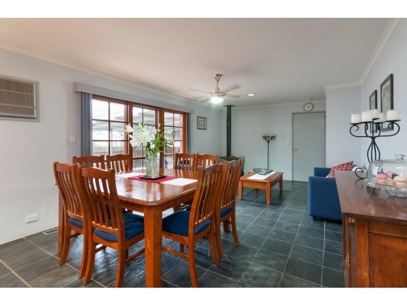 8 Kingston Heath Court, Craigieburn VIC 3064