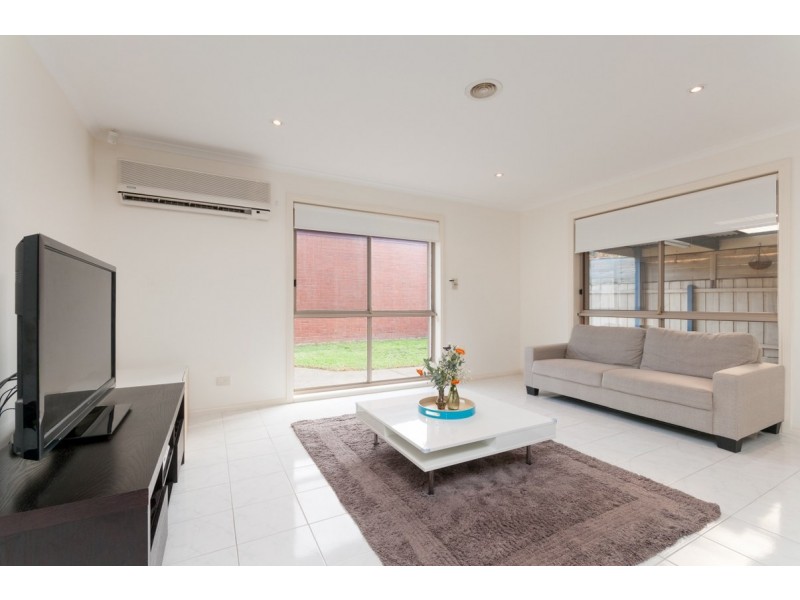 3 Almands Avenue, Roxburgh Park VIC 3064