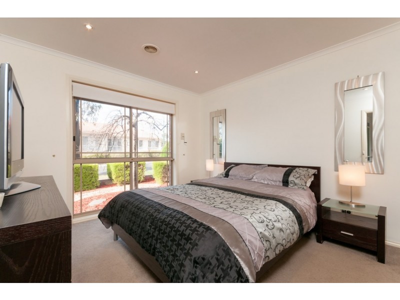 3 Almands Avenue, Roxburgh Park VIC 3064