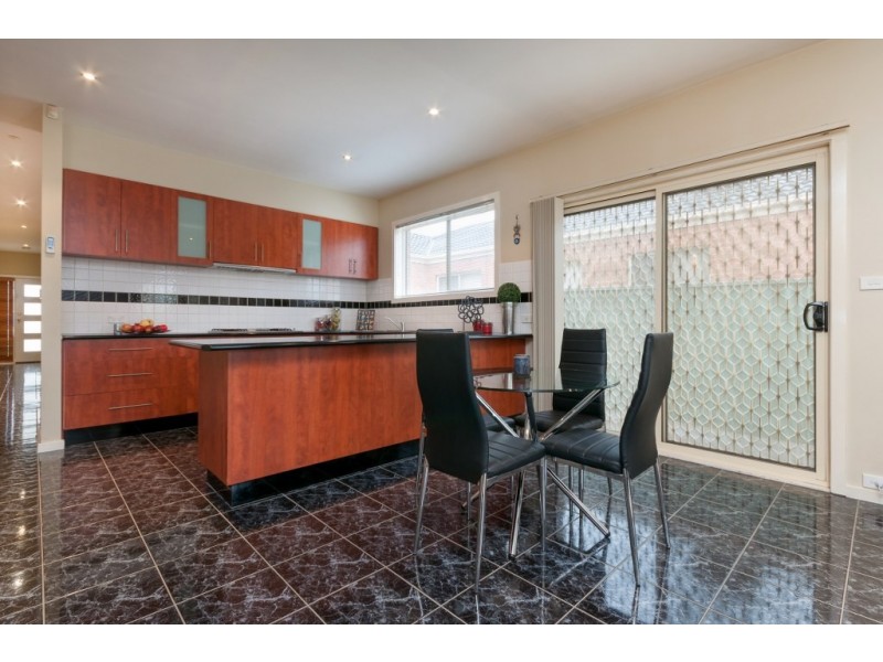 4 Studley Park Way, Craigieburn VIC 3064