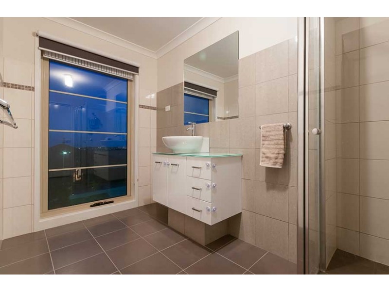 18 Silvan Terrace, Greenvale VIC 3059