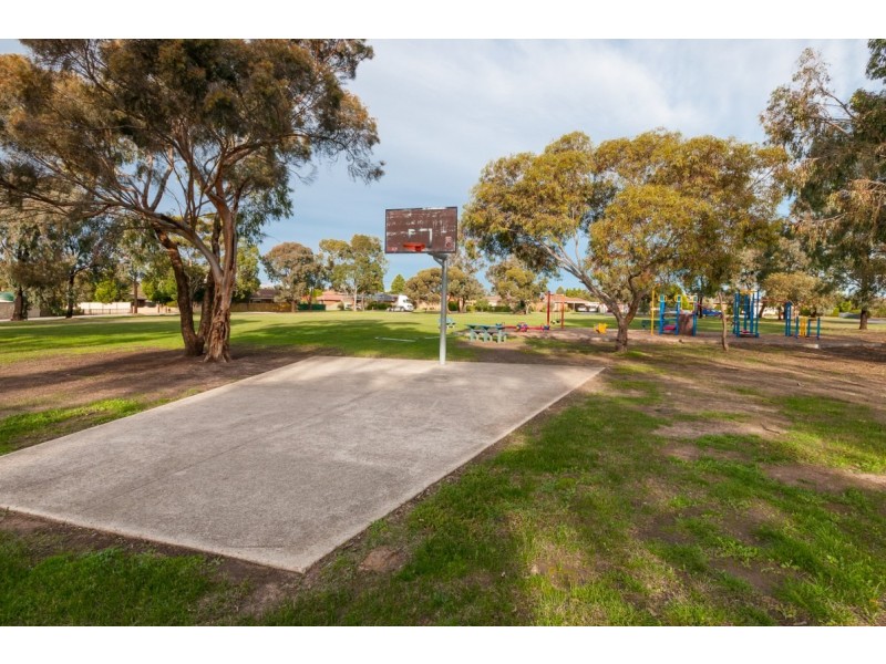 10A Whitley Crescent, Craigieburn VIC 3064