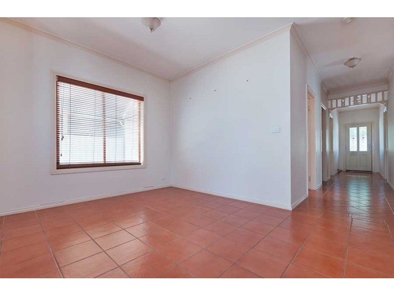 37 Woodlea Crescent, Craigieburn VIC 3064