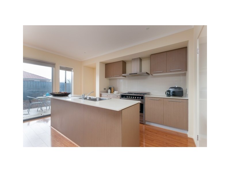 48 Biltmore Crescent, Roxburgh Park VIC 3064