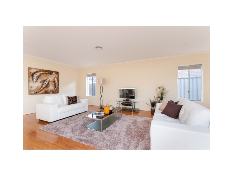 48 Biltmore Crescent, Roxburgh Park VIC 3064