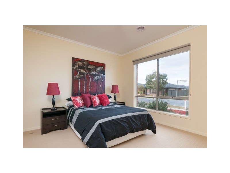 48 Biltmore Crescent, Roxburgh Park VIC 3064