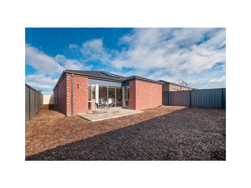 48 Biltmore Crescent, Roxburgh Park VIC 3064