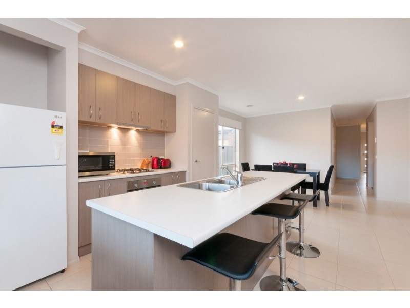 50 Thoresby Circuit, Craigieburn VIC 3064