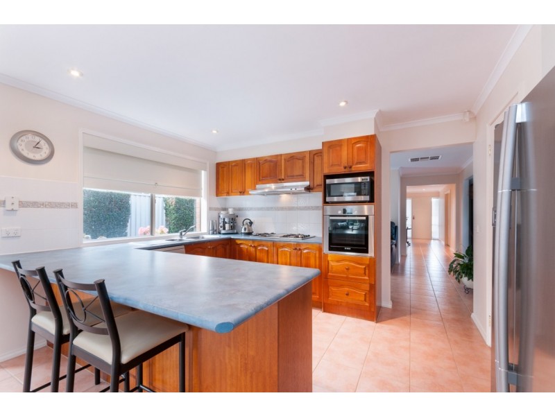 6 Tusmore Rise, Craigieburn VIC 3064