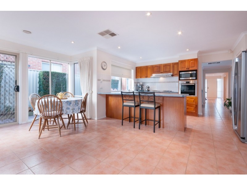 6 Tusmore Rise, Craigieburn VIC 3064