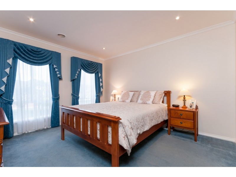 6 Tusmore Rise, Craigieburn VIC 3064