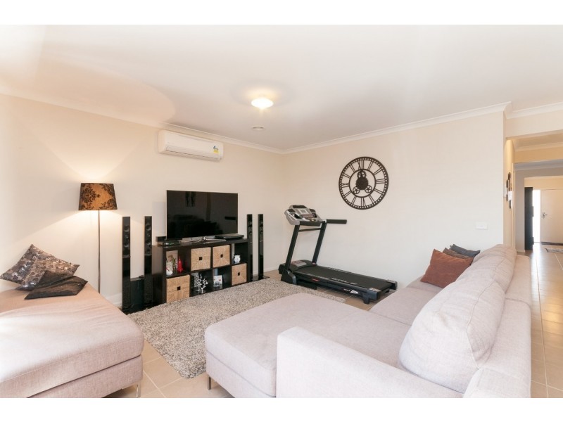 44 Domain Way, Craigieburn VIC 3064