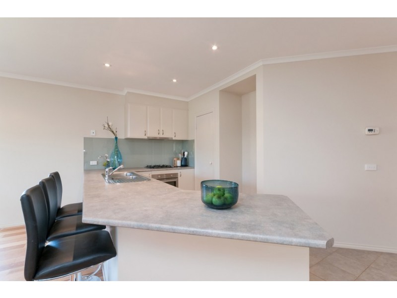1 White Cedar Place, Craigieburn VIC 3064