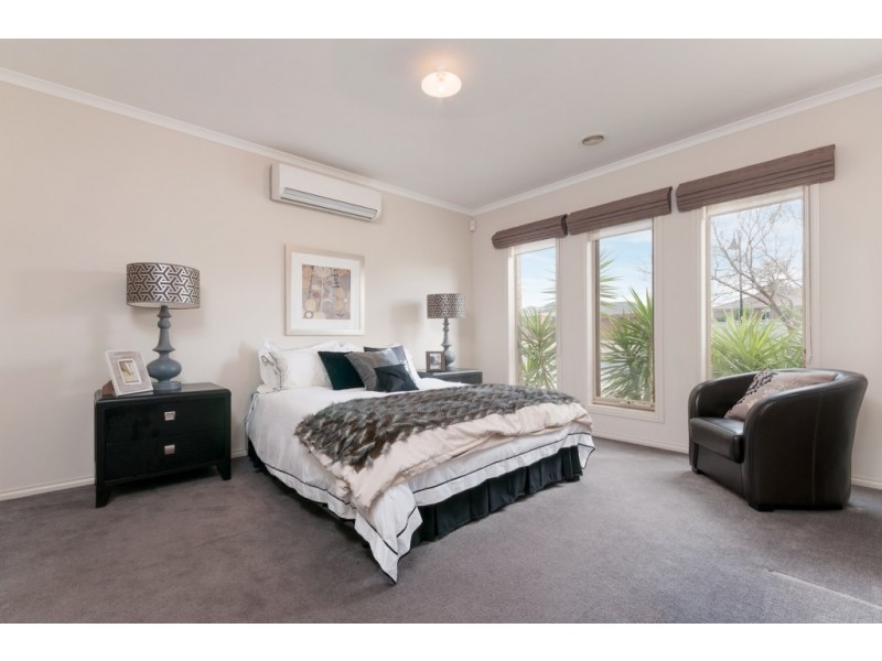 1 White Cedar Place, Craigieburn VIC 3064