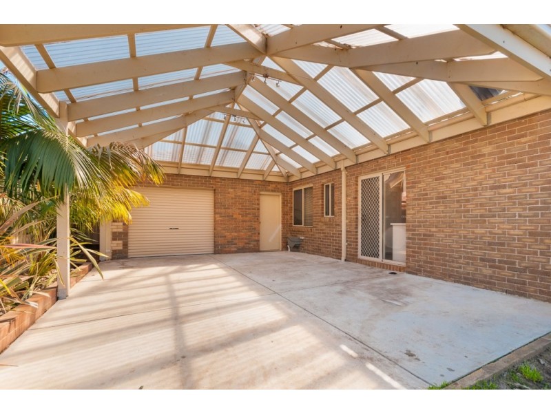 1 White Cedar Place, Craigieburn VIC 3064