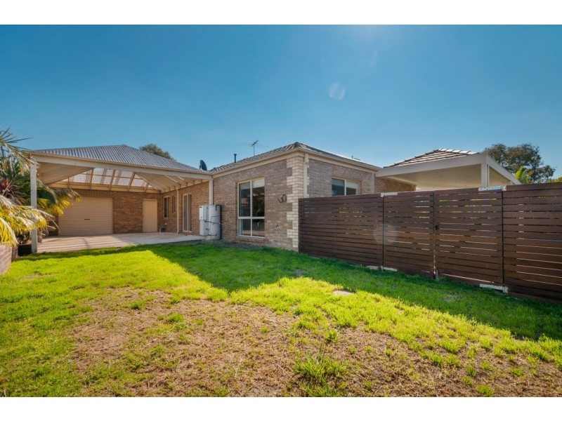 1 White Cedar Place, Craigieburn VIC 3064