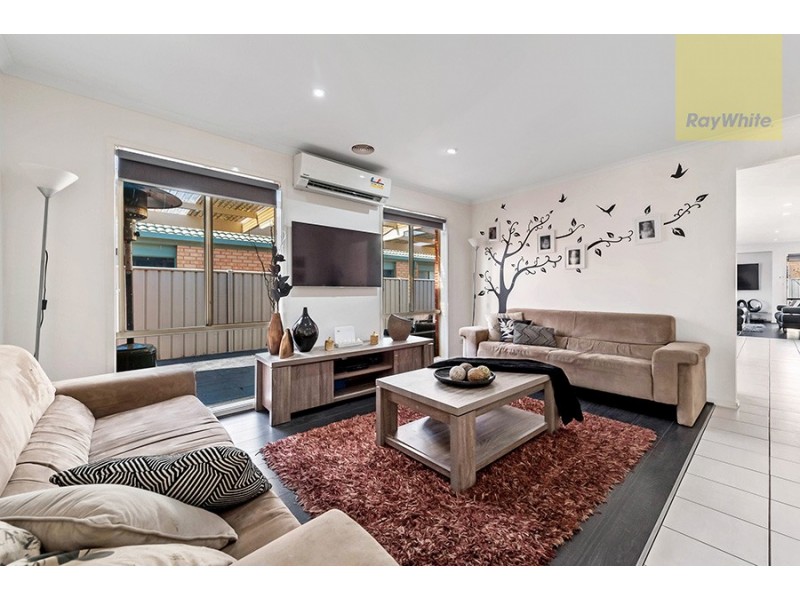 52 Woodlea Crescent, Craigieburn VIC 3064