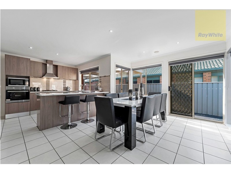 52 Woodlea Crescent, Craigieburn VIC 3064