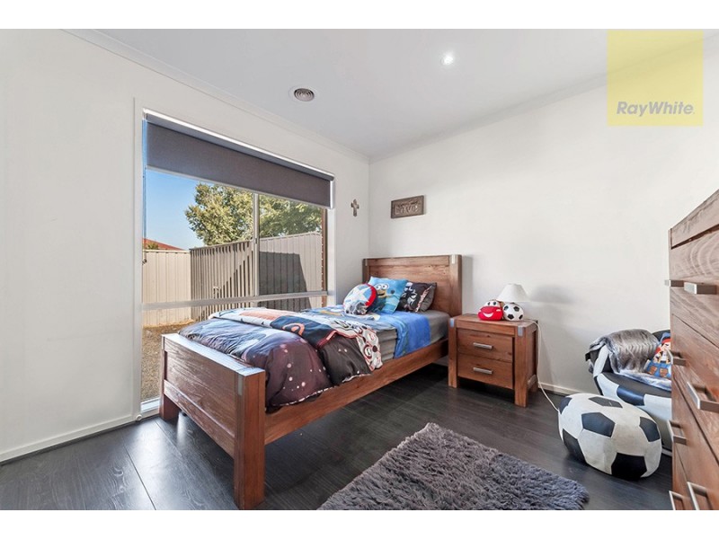 52 Woodlea Crescent, Craigieburn VIC 3064